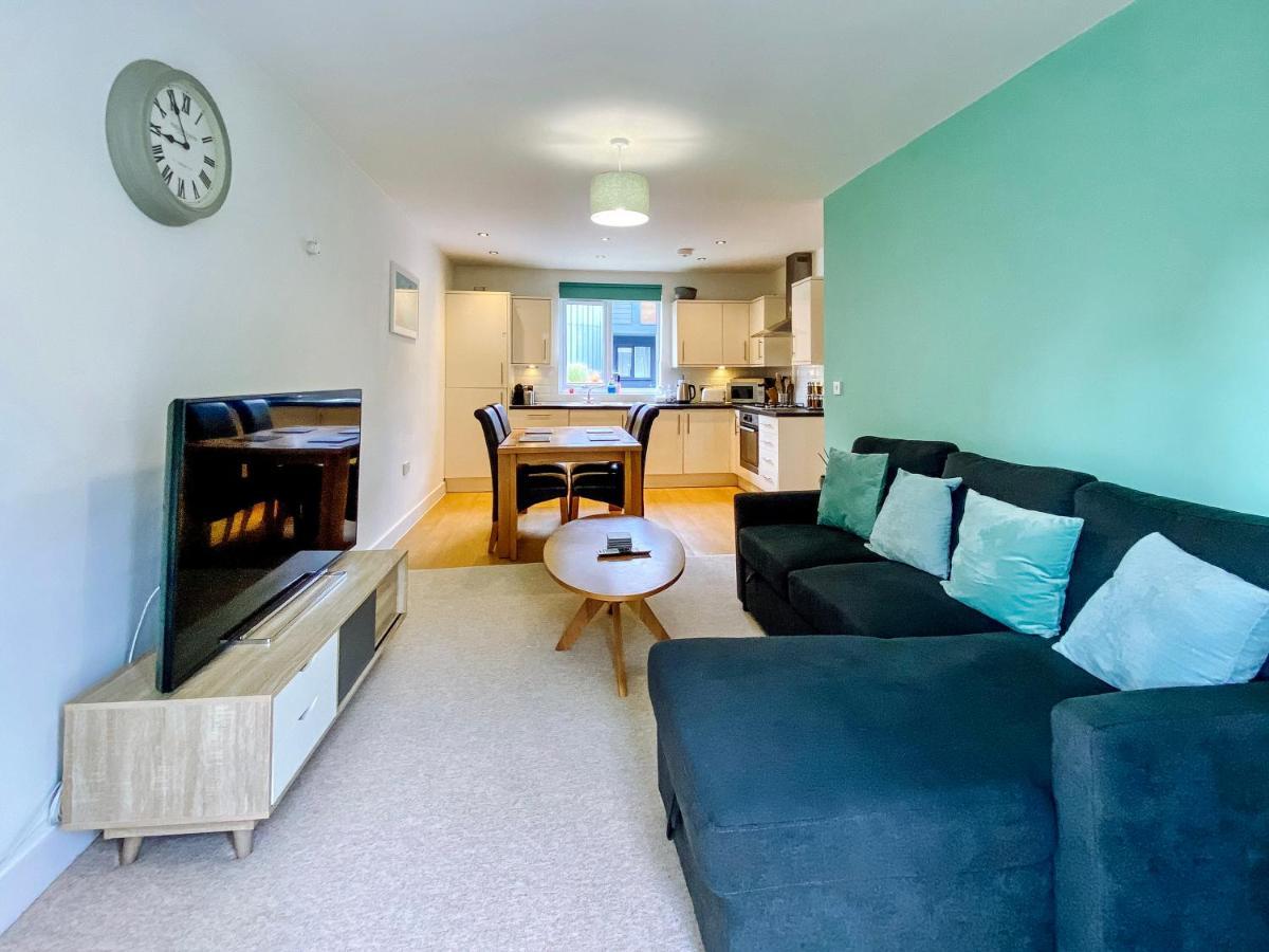 Beautiful, Contemporary 3 Bedroom Apartment Bath Eksteriør billede